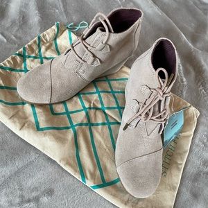 Toms Kala Suede Wedge Bootie Size 8